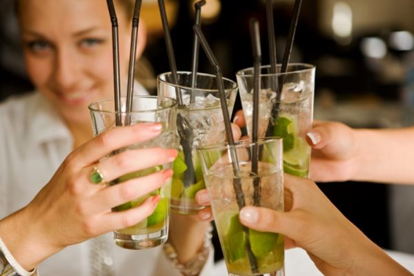 Mixen en shaken: maak de lekkerste cocktails
